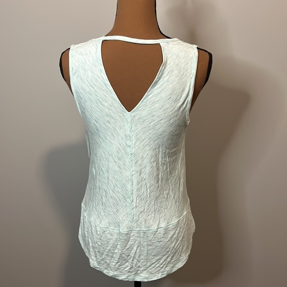Apana Activewear Tank in pretty Heather Aqua Size Small NWT - Picture 4 of 5